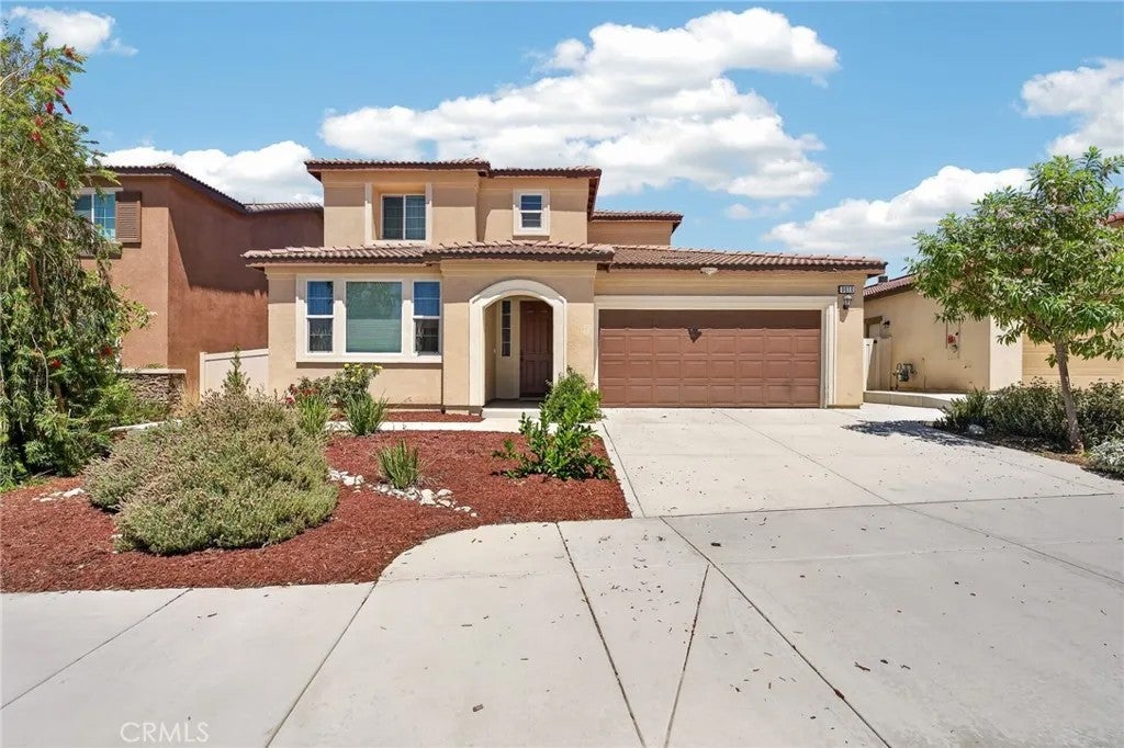 8010 Sorrento — photo
