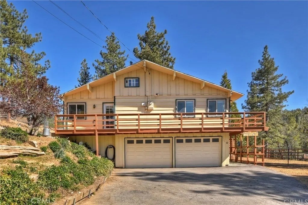 32745 Hilltop — photo