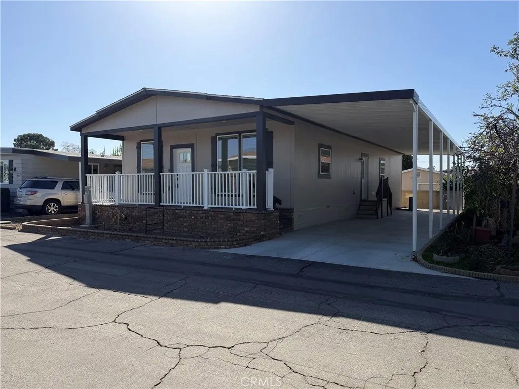 3530 Damien 224 — photo