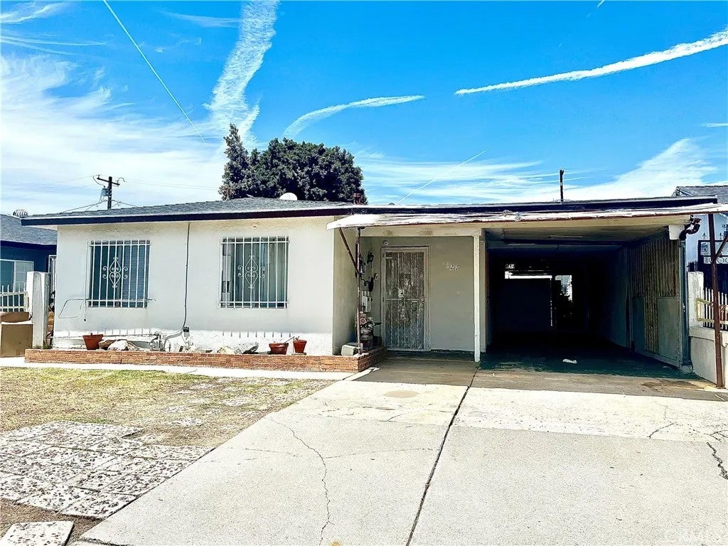 127 W Clarion Drive — photo