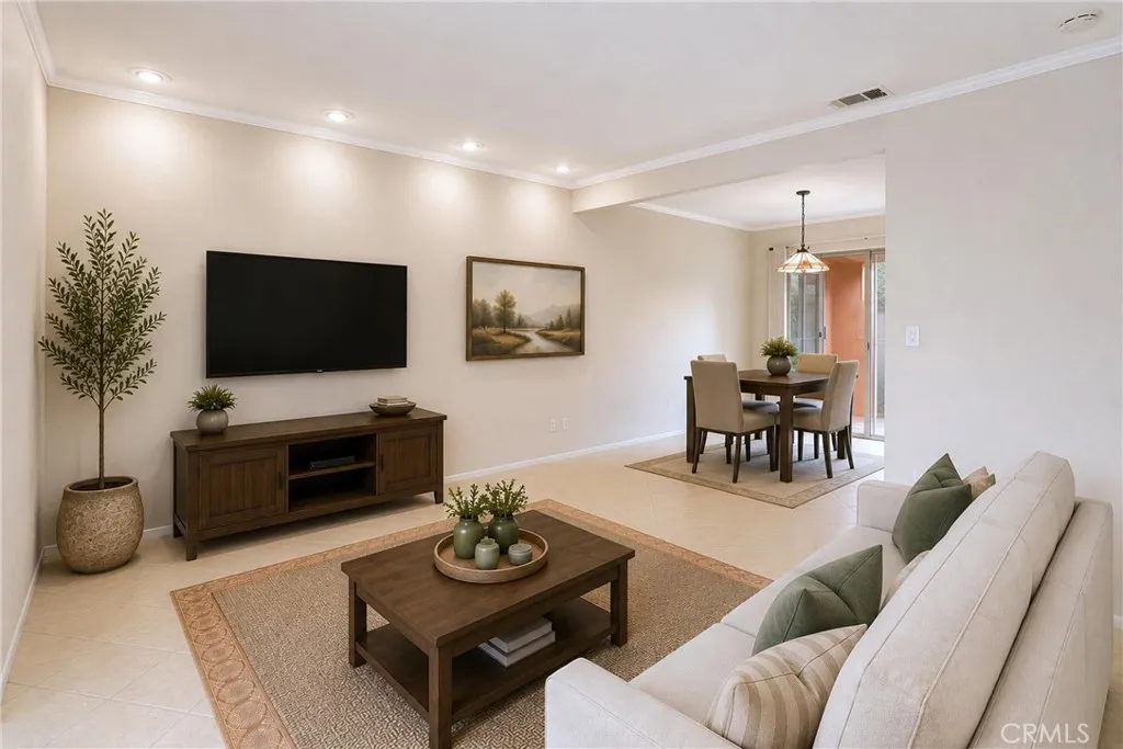 122 E Merrill, Rialto, CA 92376 — photo 2