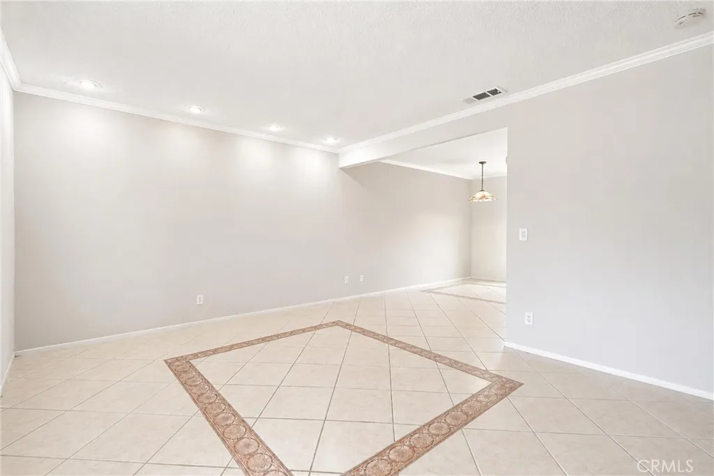 122 E Merrill, Rialto, CA 92376 — photo 3