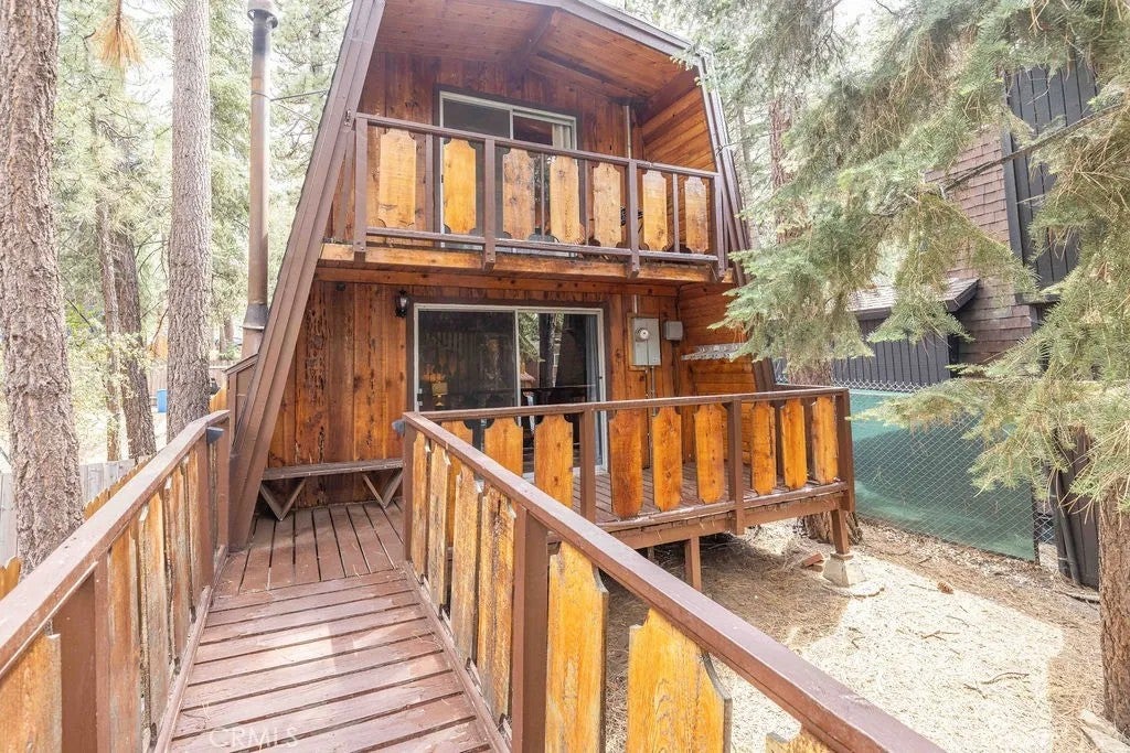 42733 Cedar — photo