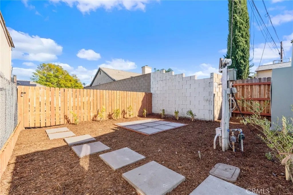 26135 Baseline Rd 18 — photo