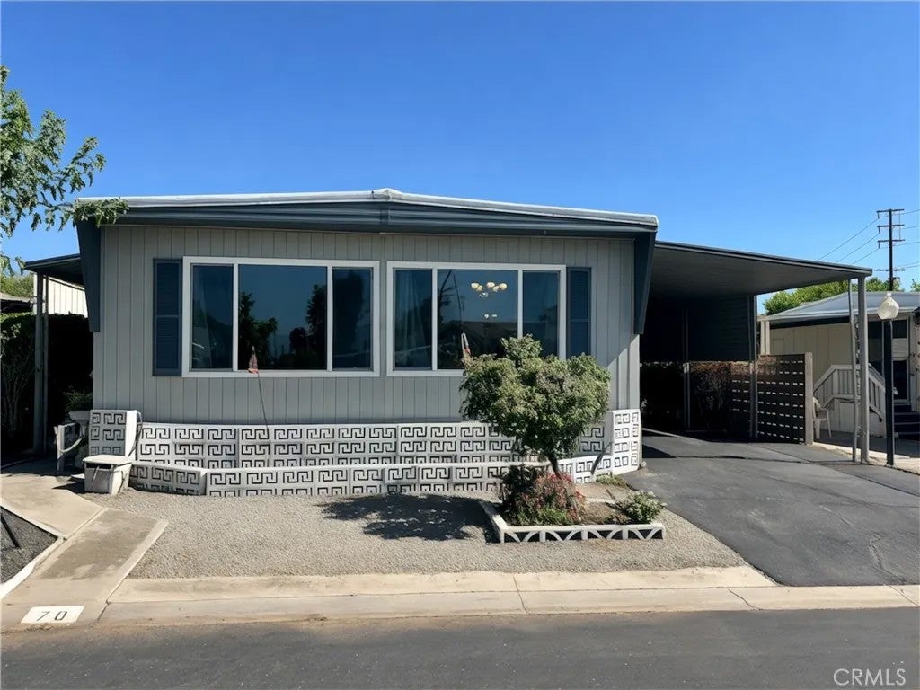 450 Judson 70 — photo