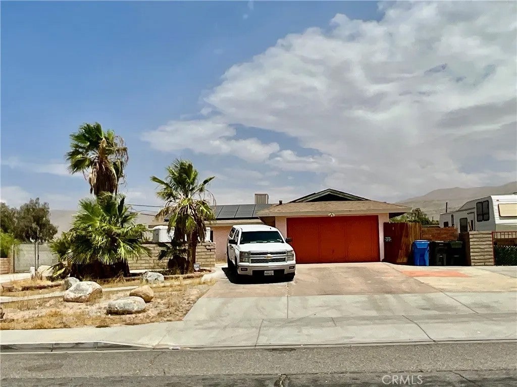 65760 4th Street — photo