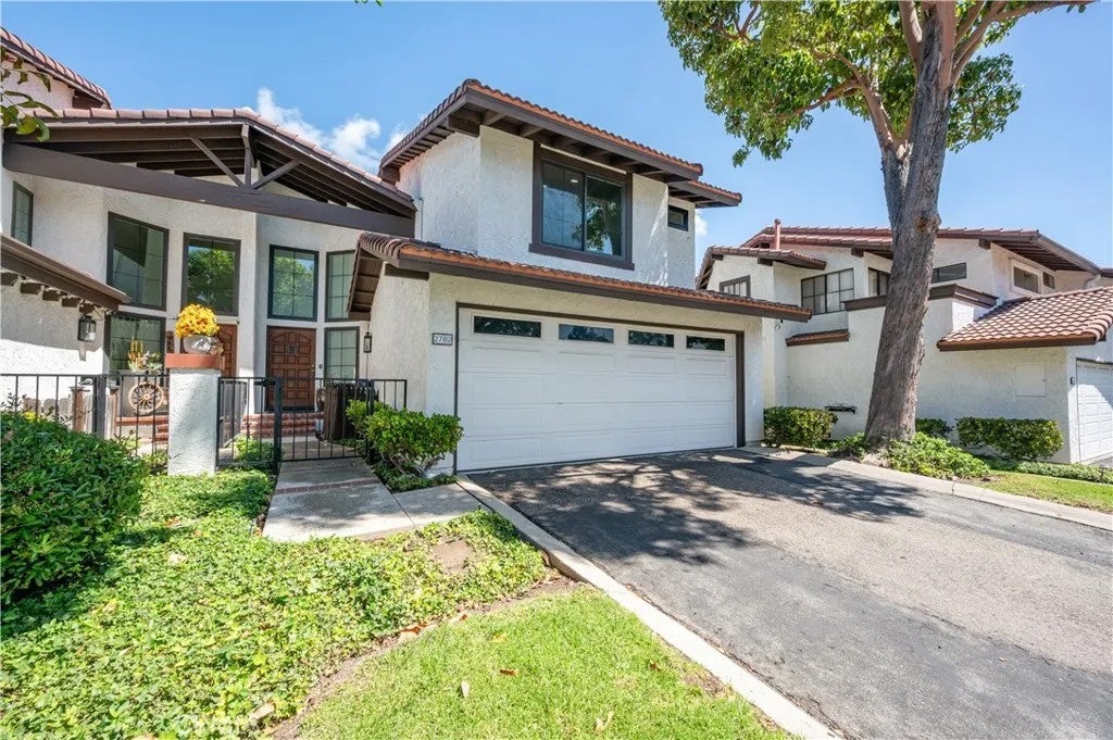 2782 Longwood Court — photo