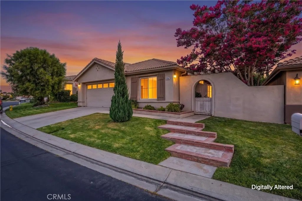 770 Twin Hills Dr — photo