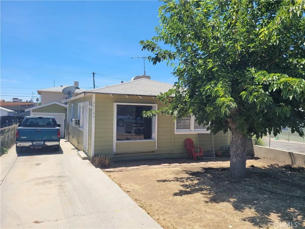 35163 Acacia Avenue — photo