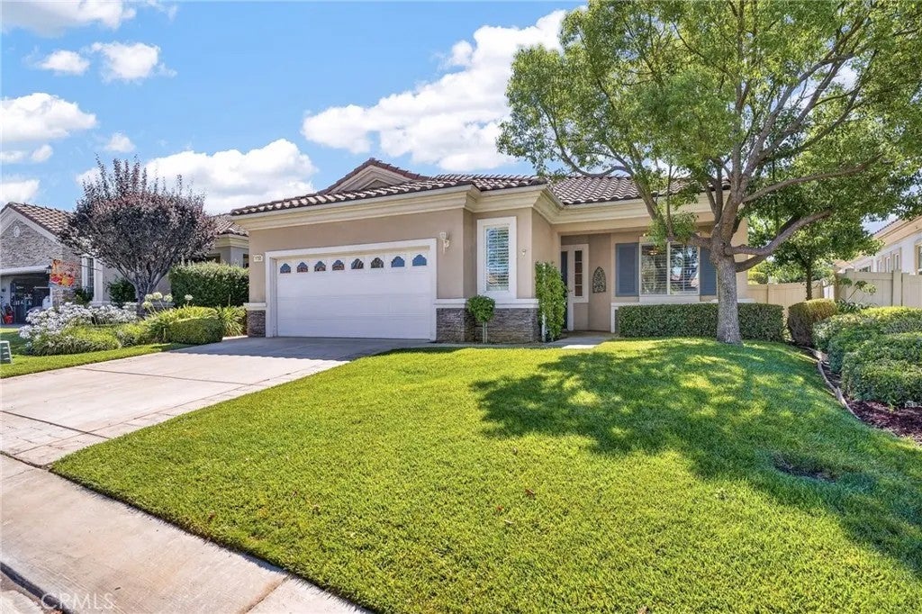 1730 N Forest Oaks — photo