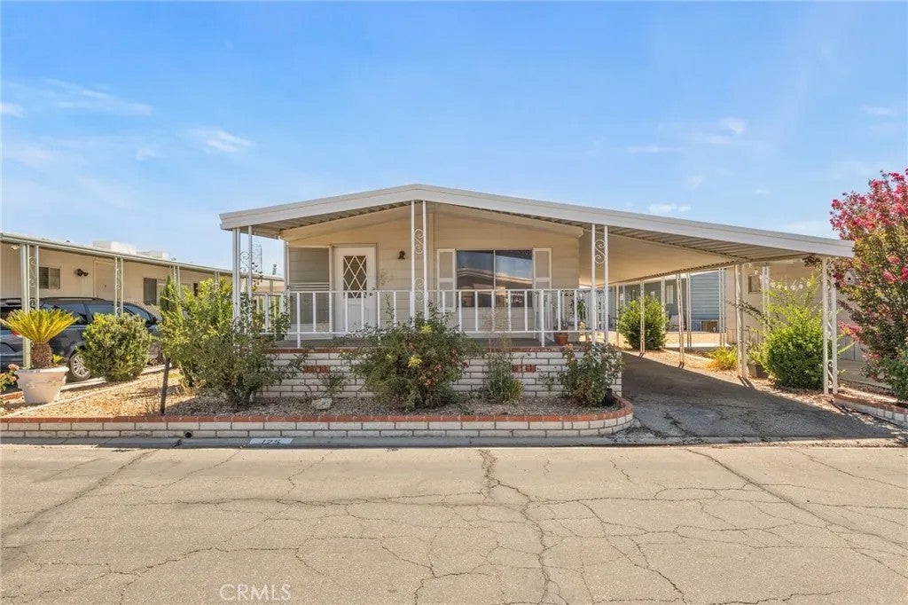2205 W Acacia Avenue 125 — photo