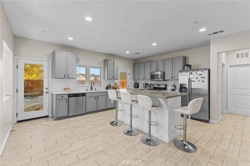 1359 Laurestine Way — photo