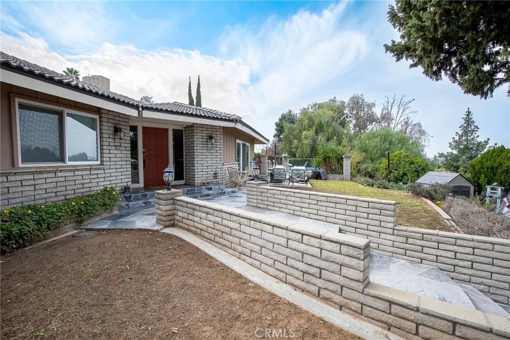23144 Twin Canyon — photo