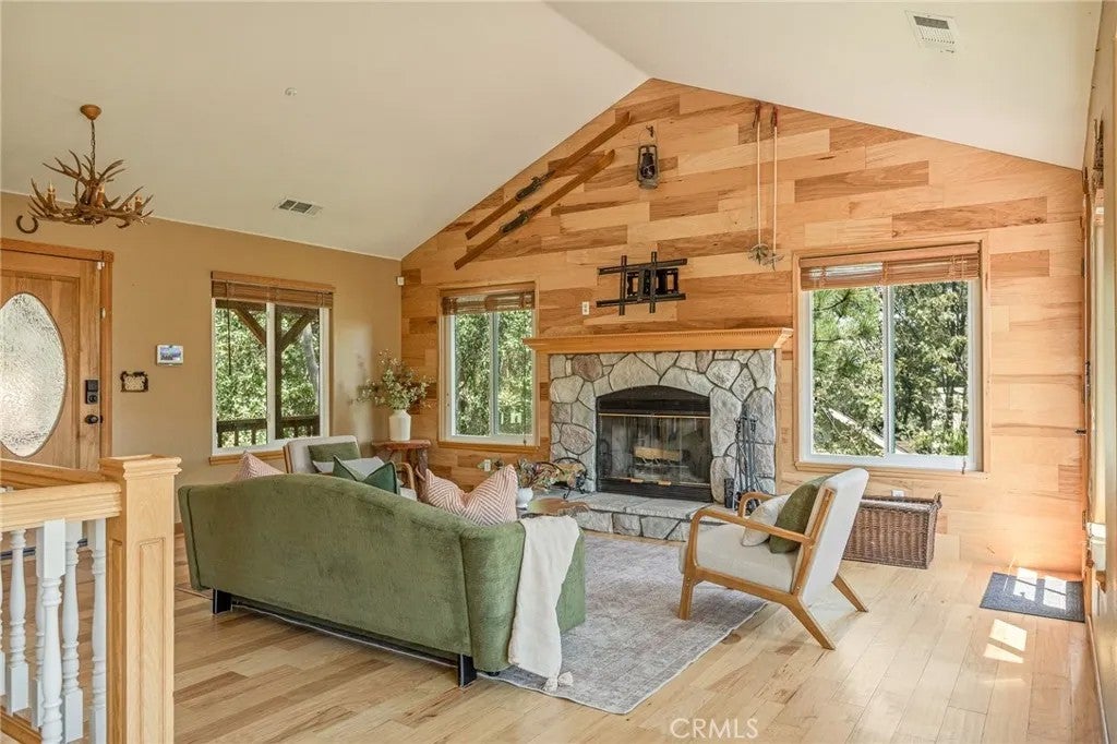 1208 Aleutian — photo