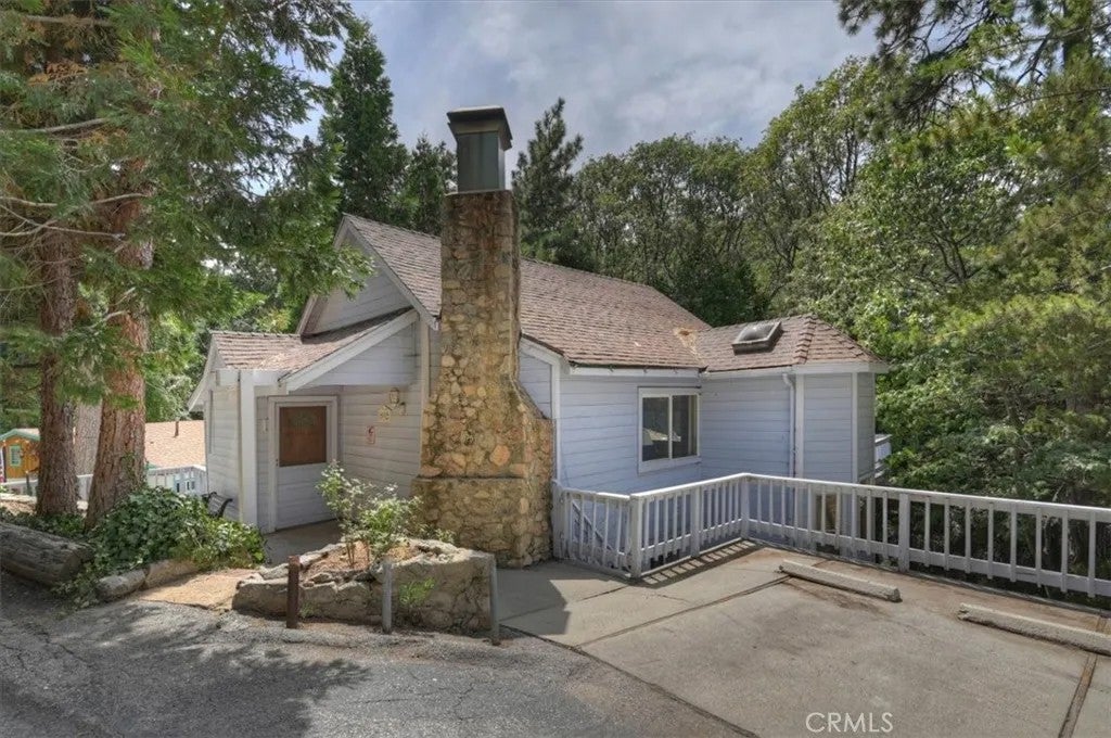 932 Cedar Drive — photo