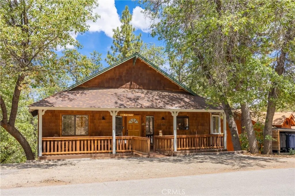 1416 Klamath Road — photo