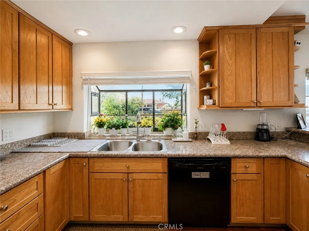 376 E 12th, Beaumont, CA 92223 — photo 2