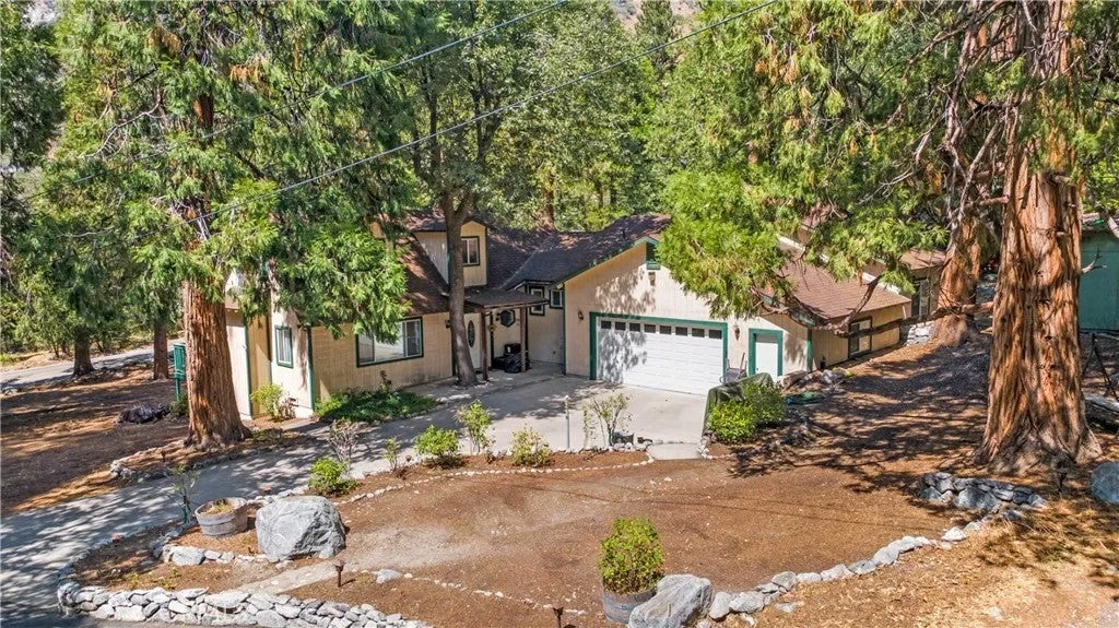 40353 Valley Of The Falls Drive — photo