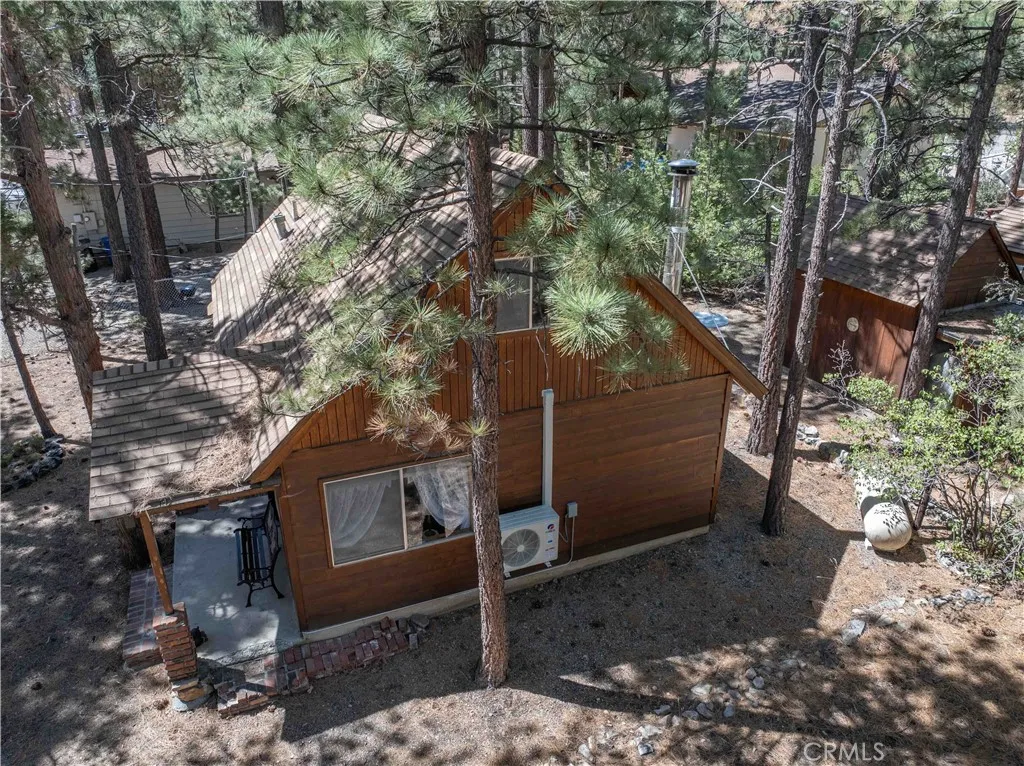 630 Pine, Sugarloaf, CA 92386 — photo 3