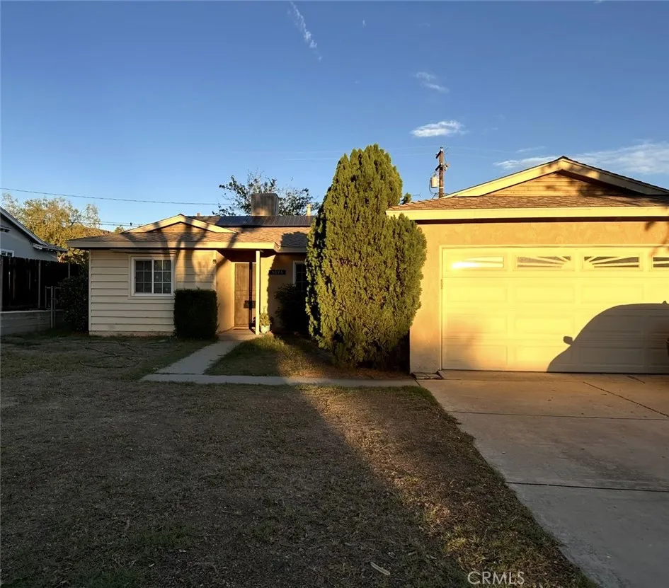 5095 N. Acacia Avenue — photo