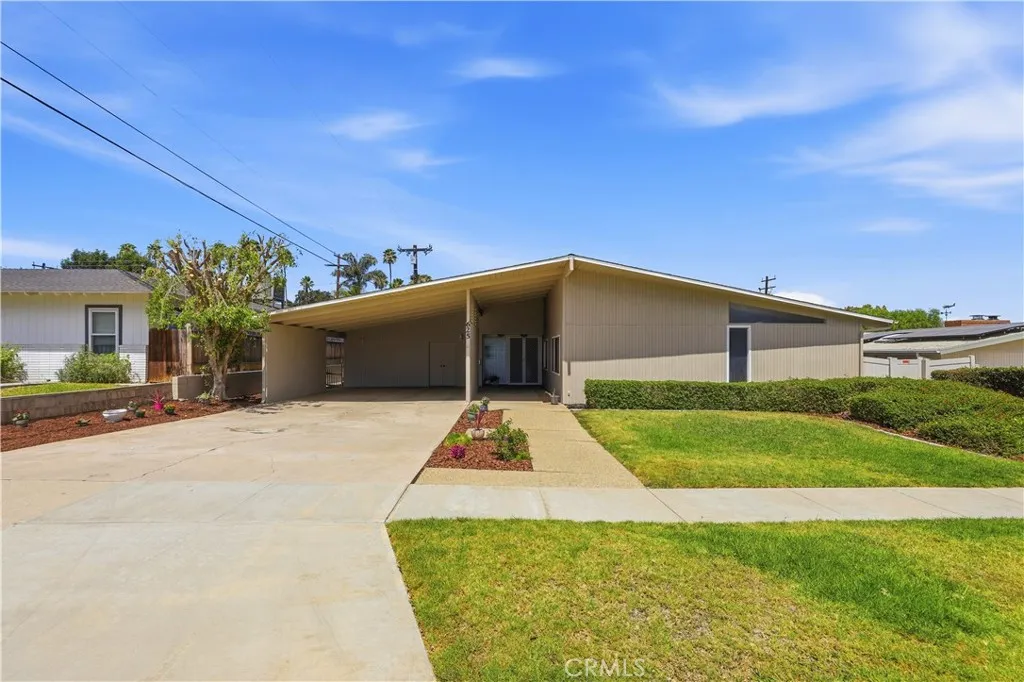 625 Lancer, Corona, CA 92879 — photo 2