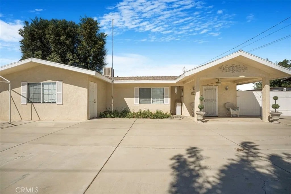 10611 Cherry Ave — photo