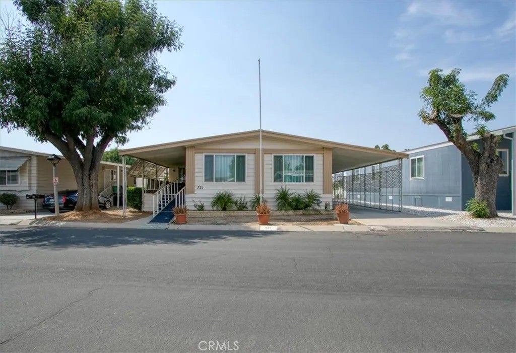 27601 Sun City 321 — photo