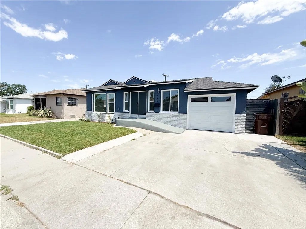 900 N Evers Avenue, Compton, CA 90220 — photo 2