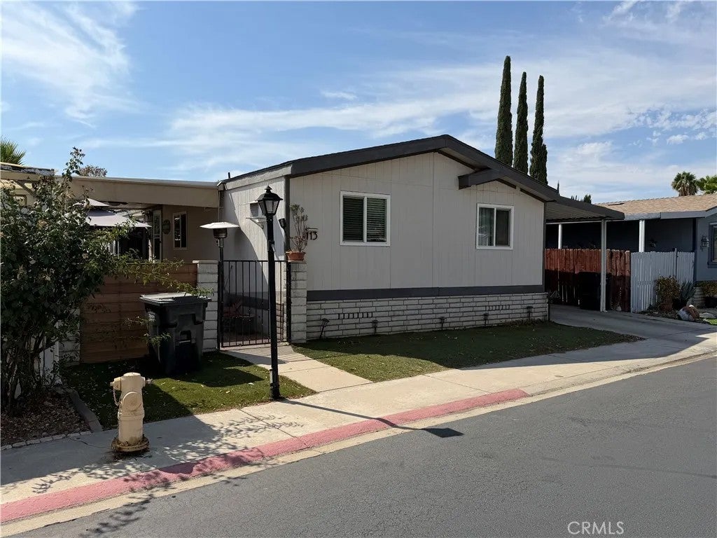 1721 E Colton 113 — photo