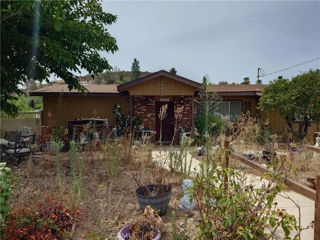 9340 Adlai Road — photo