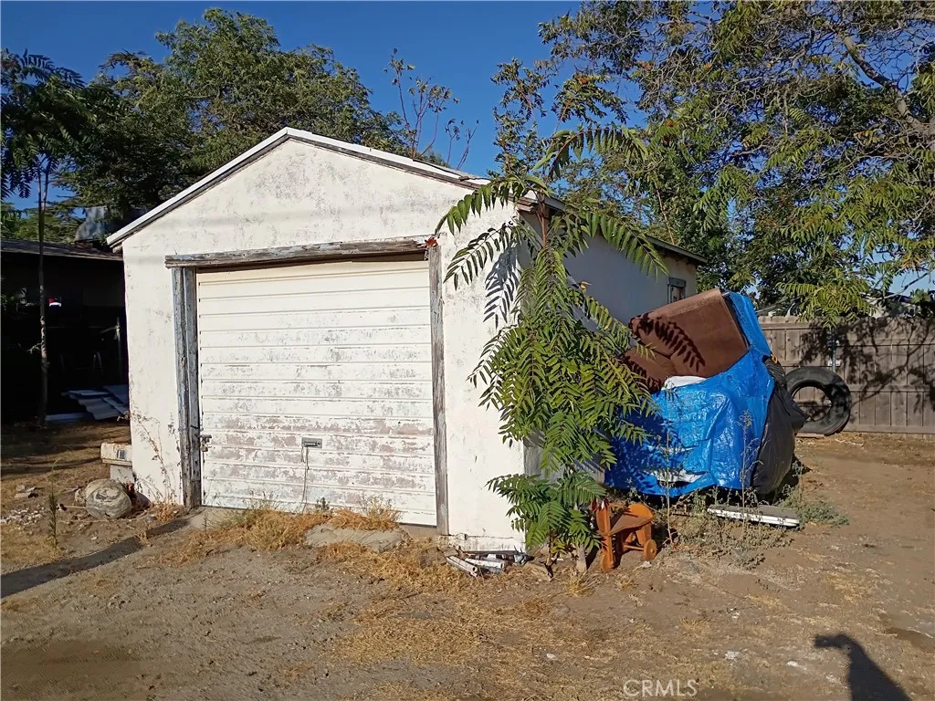 621 E Theodore, Banning, CA 92220 — photo 2