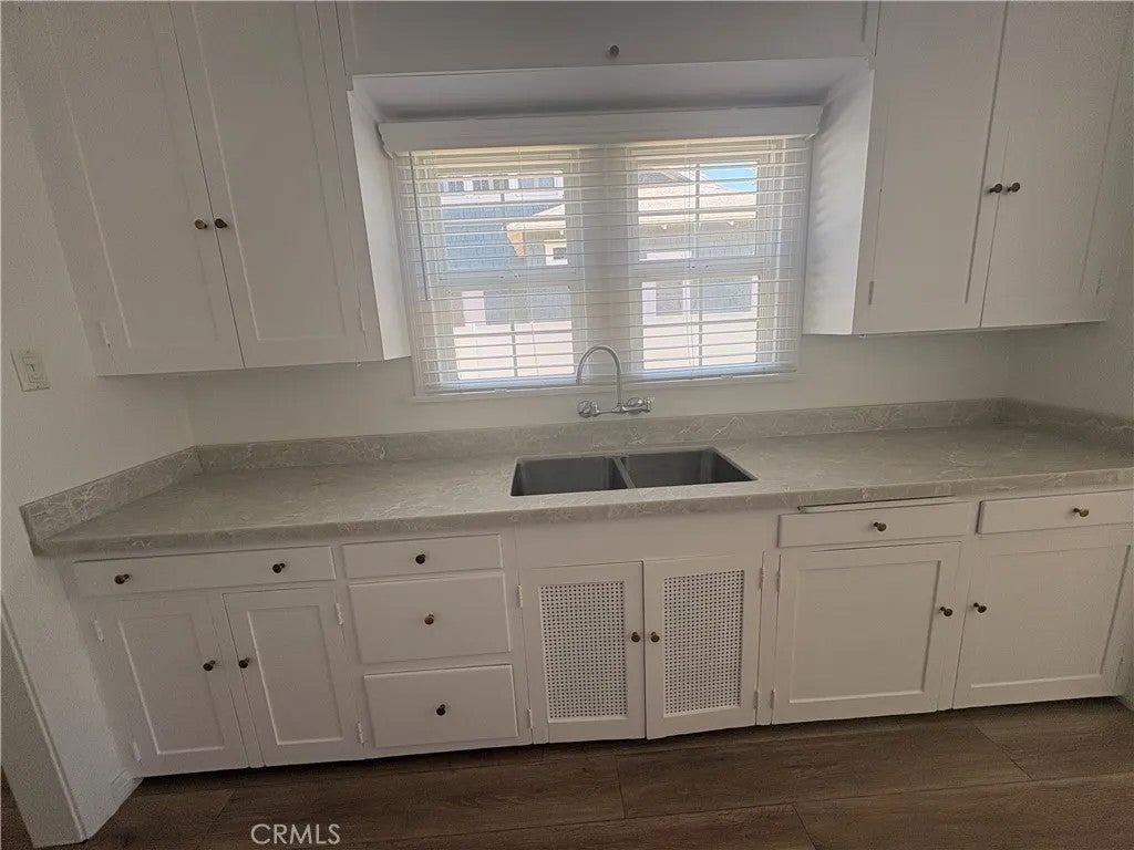 810 Campus 1 — photo
