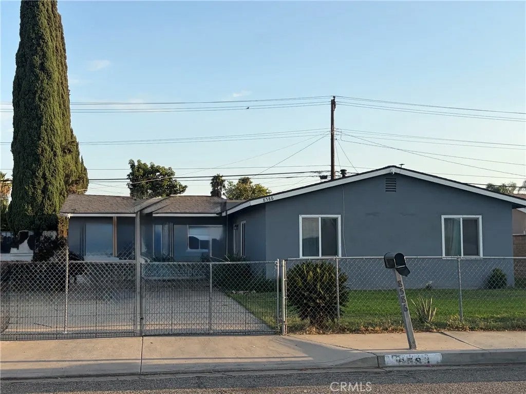 8586 Randolph — photo