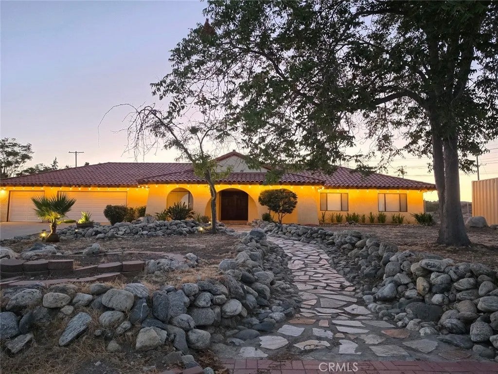 295 Summit Drive — photo