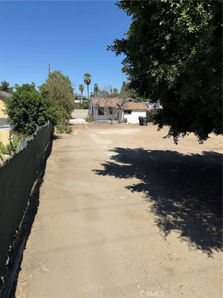 2961 11th, Riverside, CA 92507 — photo 2
