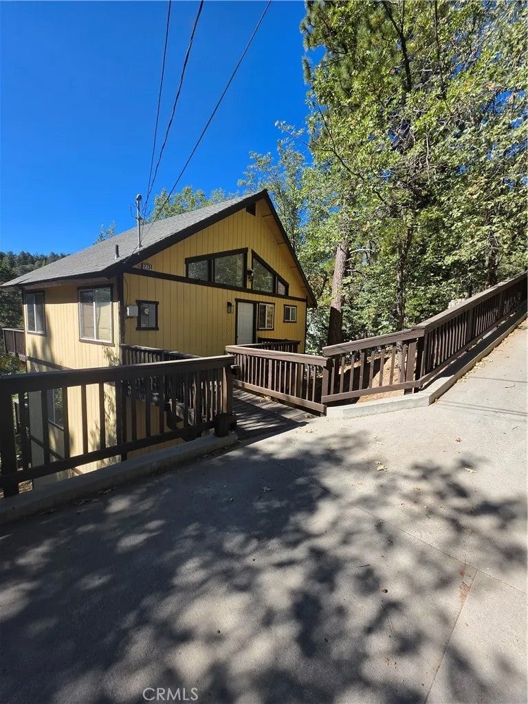 2734 Preston — photo