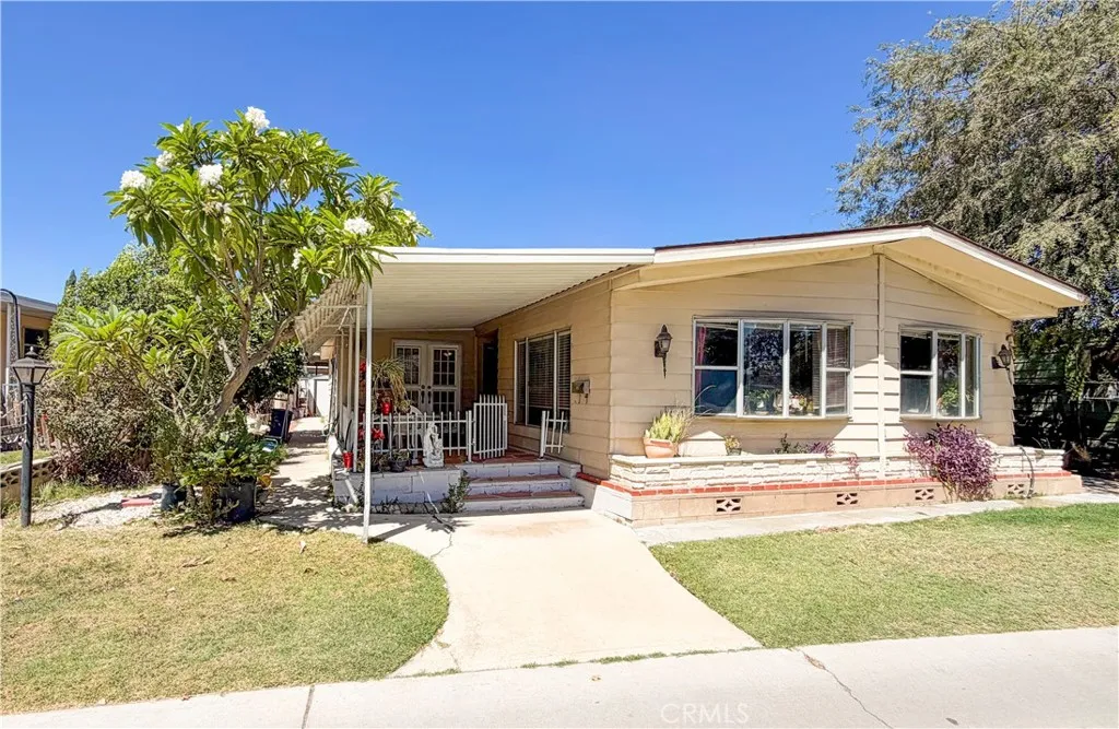 5800 Hamner Unit 401 — photo