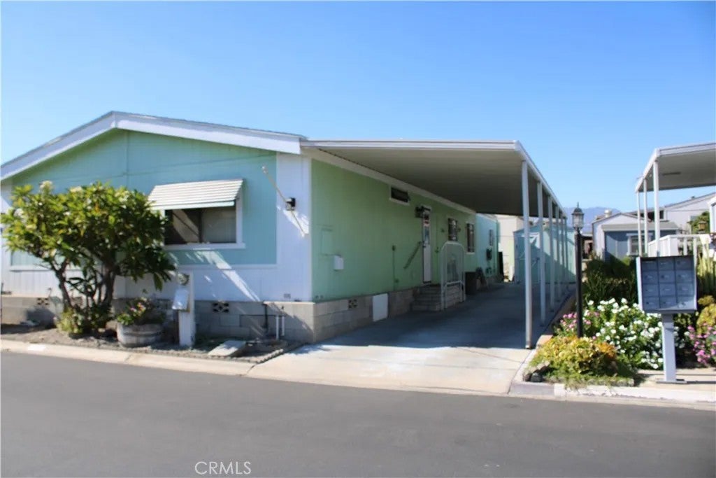 1010 Terrace 98 — photo