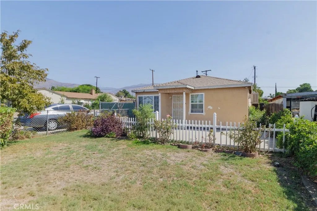 7107 Olive — photo