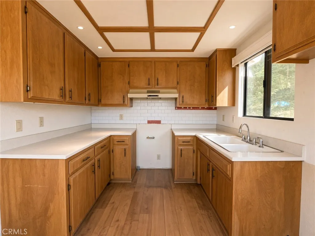 25075 Basel, Crestline, CA 92325 — photo 3