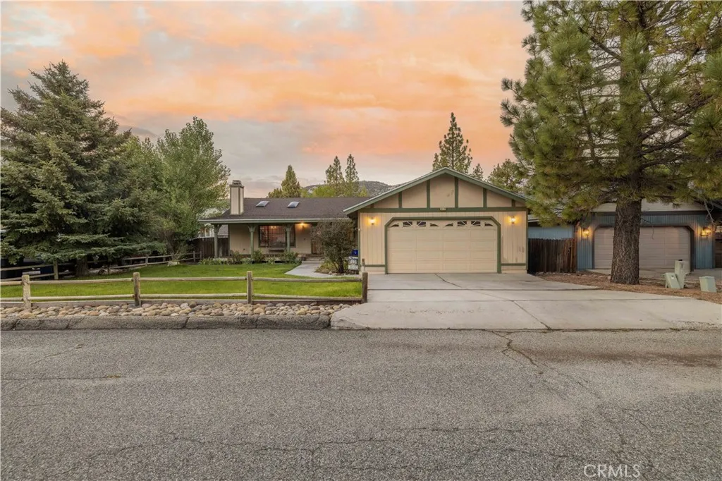 417 E Mountain View — photo