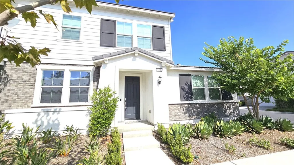 16736 Stags Leap — photo