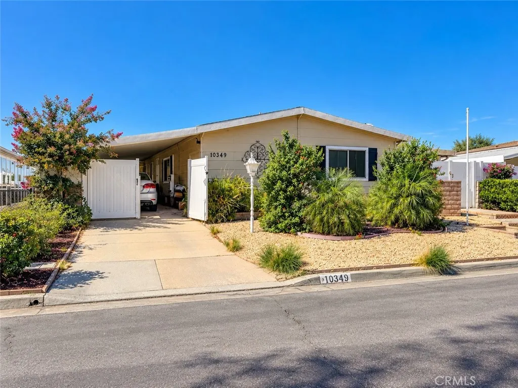 10349 Chisholm — photo