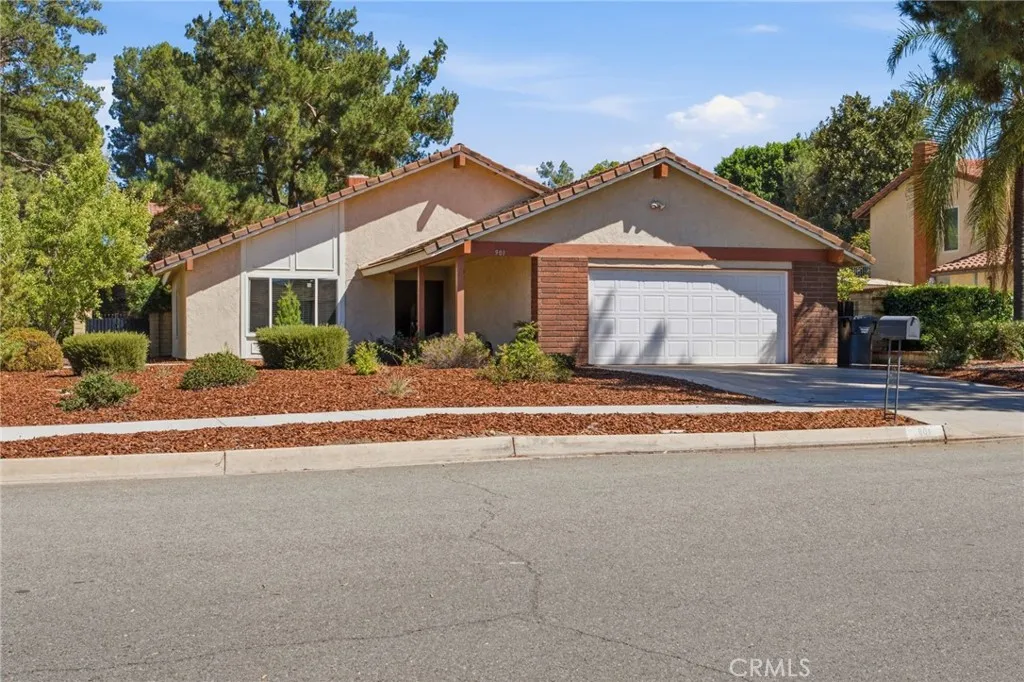 901 Lytle, Redlands, CA 92374 — photo 2