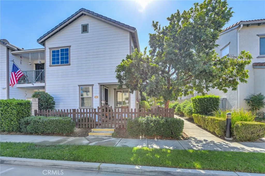450 Merced Court — photo