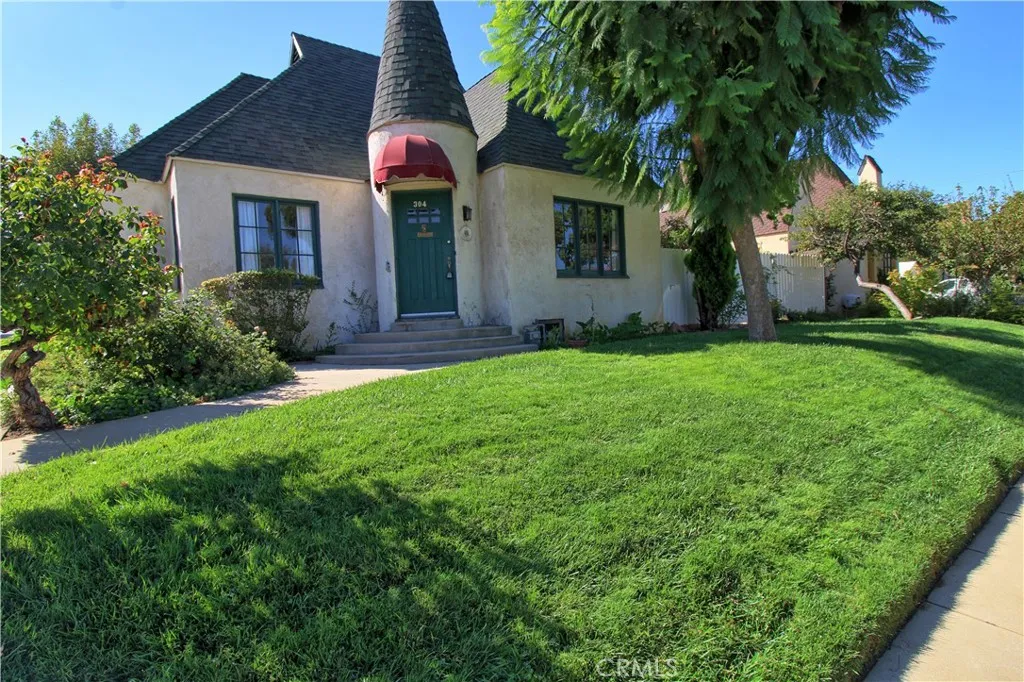 304 Normandie Court — photo