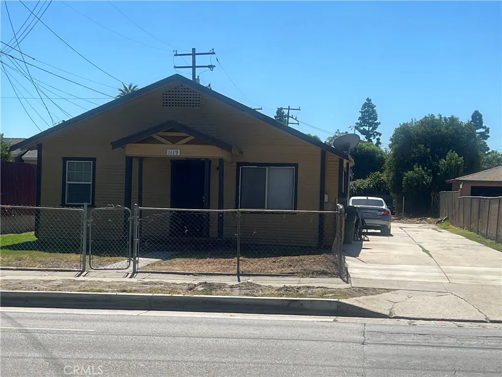 1119 W Mill — photo