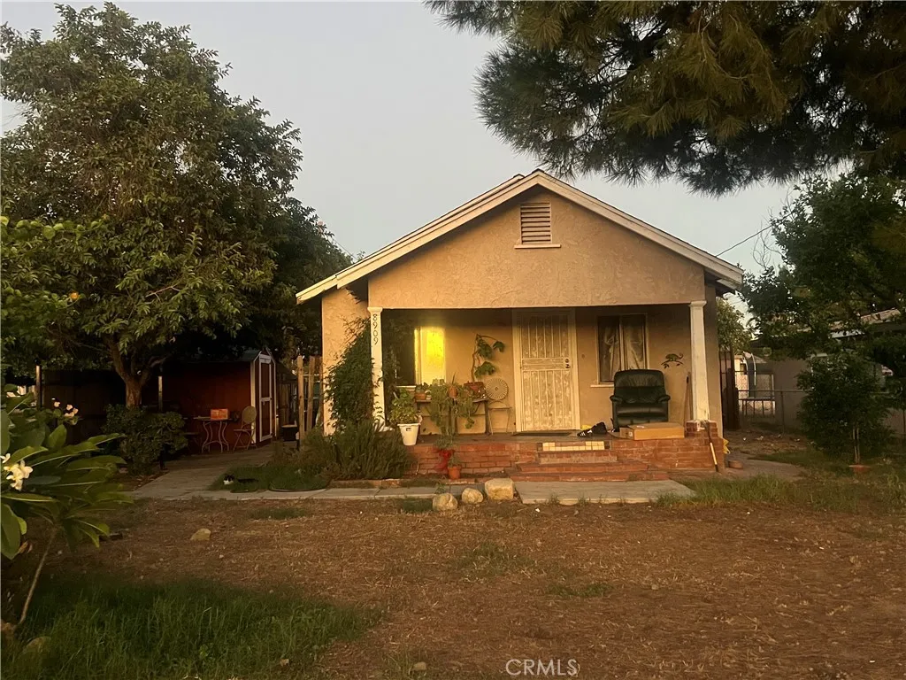 8909 Laurel — photo