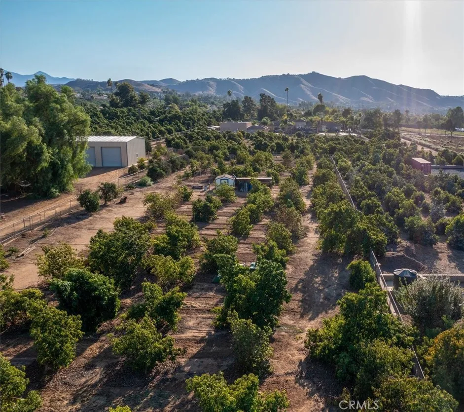 2160 John, Riverside, CA 92503