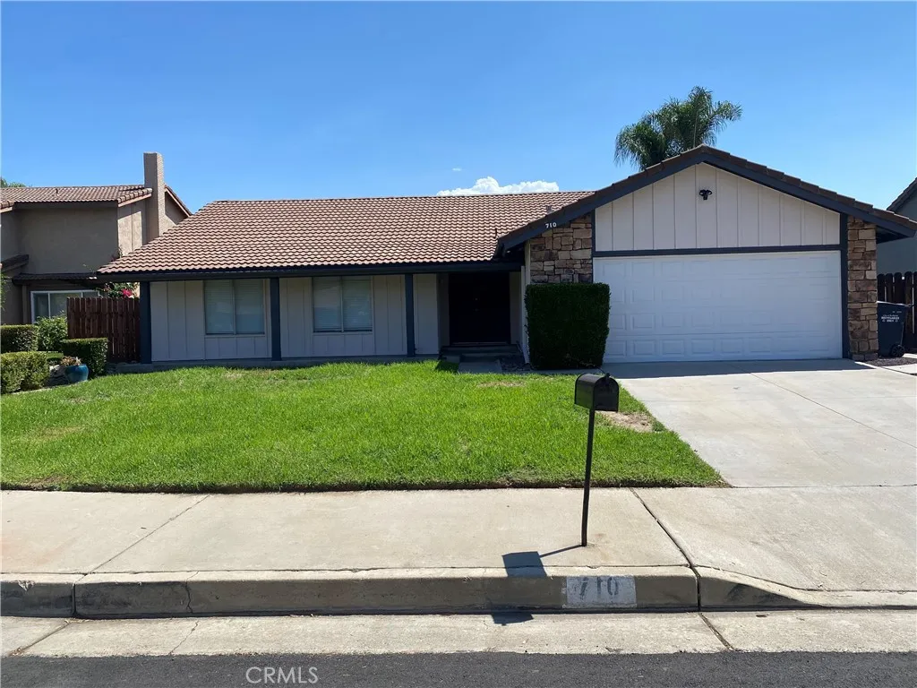 710 Sandy Court — photo